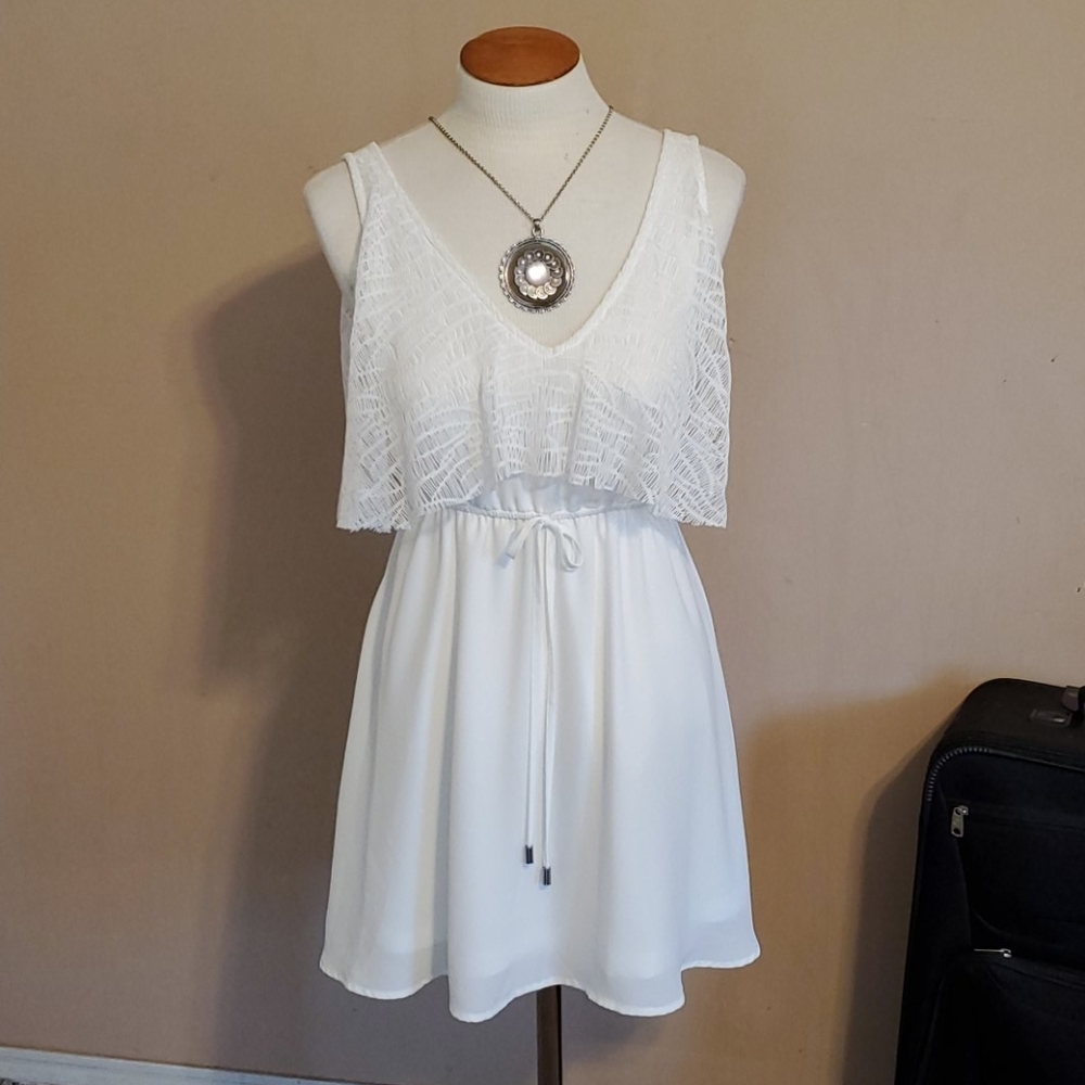 Very J sleeveless white eyelet dress size small